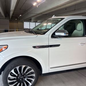 2023 Lincoln NAVIGATOR L BLACK LABEL 照片 2