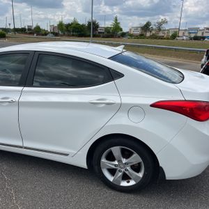 HYUNDAI ELANTRA GLS - 6