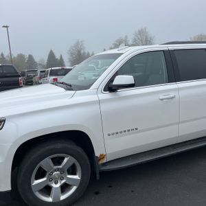 CHEVROLET SUBURBAN LT - 2