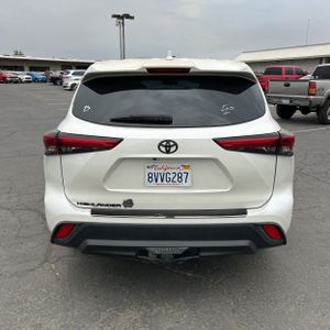 صورة 7 لـ 2021 Toyota HIGHLANDER L