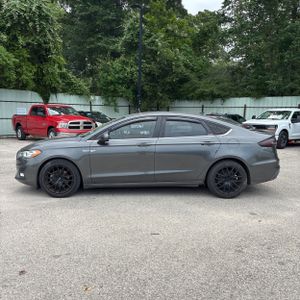FORD FUSION SE - 3