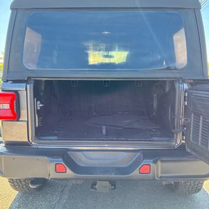 صورة 42 لـ 2018 JEEP WRANGLER UNLIMITED SAHARA