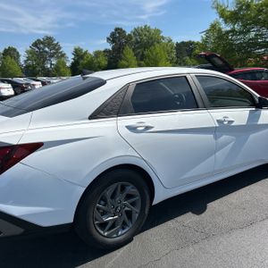 HYUNDAI ELANTRA SEL - 9