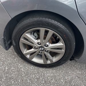 2018 Hyundai ELANTRA SEL — миниатюра 18