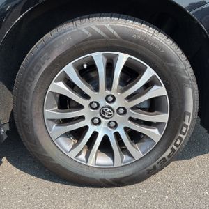 2020 Toyota SIENNA XLE 8-PASSENGER 缩略图 18