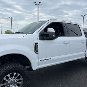 FORD F-250 SUPER DUTY LARIAT - 2