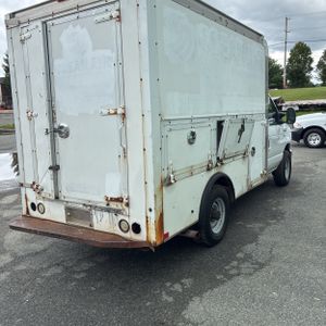 FORD E-350 CUTAWAY - 7