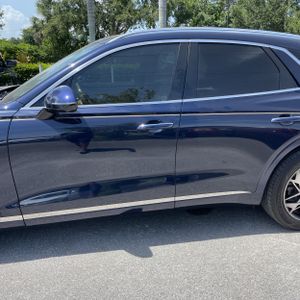 2022 Genesis GV70 2.5T STANDARD — фото 4