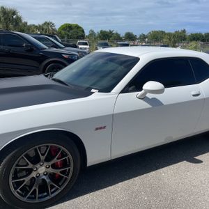 DODGE CHALLENGER SRT 392 - 2