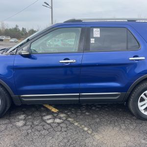 FORD EXPLORER XLT - 4