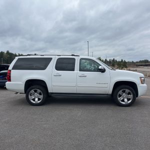 CHEVROLET SUBURBAN - 10