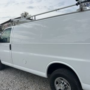 CHEVROLET EXPRESS 3500 - 6