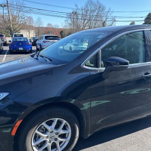 CHRYSLER PACIFICA TOURING L - 2