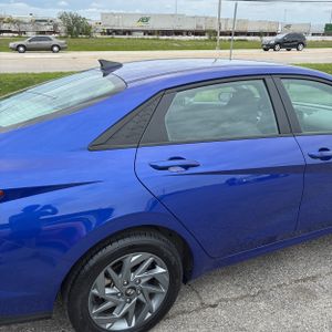 HYUNDAI ELANTRA SEL - 9