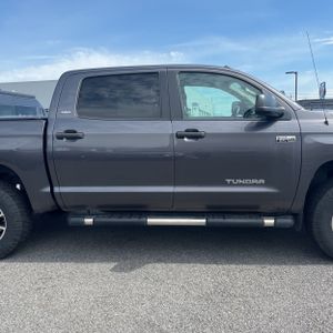 TOYOTA TUNDRA - 9