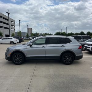 VOLKSWAGEN TIGUAN SE - 3