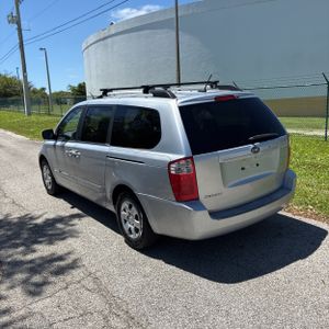 KIA SEDONA LX - 5