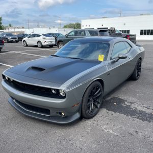 صورة 1 لـ 2023 Dodge CHALLENGER R/T SCAT PACK