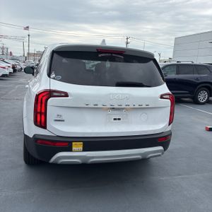 KIA TELLURIDE LX - 7