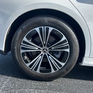 صورة مصغرة 19 لـ 2024 Mercedes-BENZ E 350