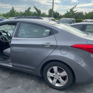 2011 Hyundai ELANTRA GLS 照片 6