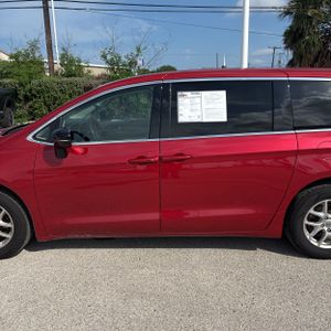 CHRYSLER PACIFICA TOURING L - 4