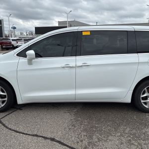 CHRYSLER PACIFICA TOURING - 4