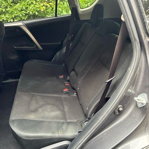 صورة 32 لـ 2017 Toyota RAV4 LE