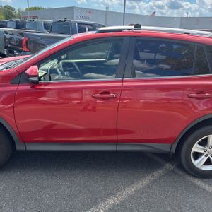 2013 Toyota RAV4 XLE — фото 4