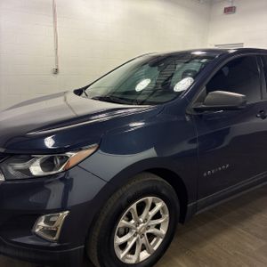 CHEVROLET EQUINOX LS - 2