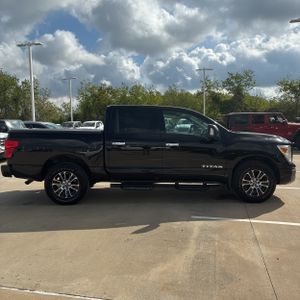 NISSAN TITAN SV - 10