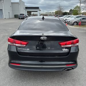 KIA OPTIMA LX - 7