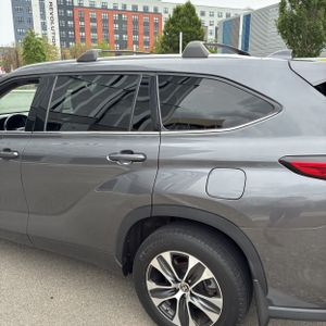 صورة 6 لـ 2021 Toyota HIGHLANDER XLE