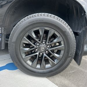 صورة مصغرة 18 لـ 2023 Lexus GX 460 BASE