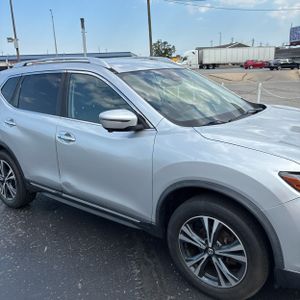 2017 Nissan ROGUE SL 照片 13