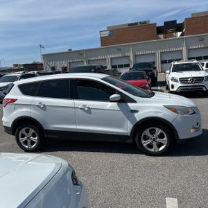 FORD ESCAPE SE - 10