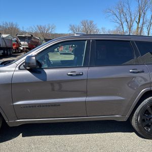 JEEP GRAND CHEROKEE LAREDO X - 4