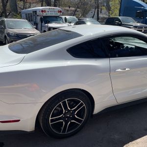 FORD MUSTANG GT PREMIUM - 9