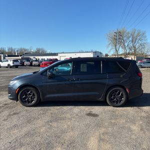 CHRYSLER PACIFICA TOURING L - 3