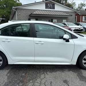 2021 Toyota COROLLA LE — миниатюра 11