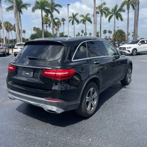 صورة 8 لـ 2018 Mercedes-BENZ GLC