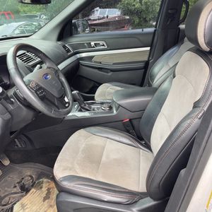 صورة مصغرة 32 لـ 2017 FORD EXPLORER XLT