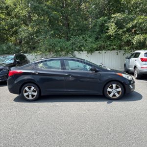 2013 Hyundai ELANTRA GLS 照片 10