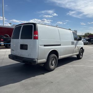 CHEVROLET EXPRESS 2500 - 8