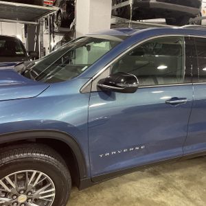 CHEVROLET TRAVERSE LT - 2