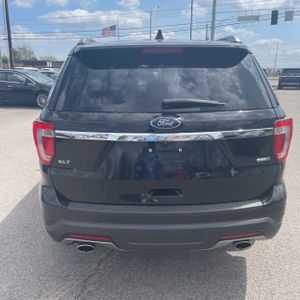 FORD EXPLORER XLT - 7