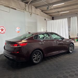 صورة 10 لـ 2020 KIA OPTIMA LX