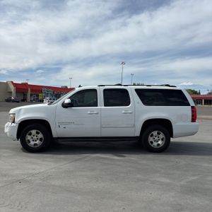 CHEVROLET SUBURBAN LT - 3