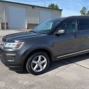 FORD EXPLORER XLT - 2