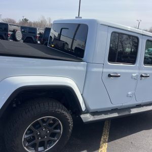 JEEP GLADIATOR OVERLAND - 9